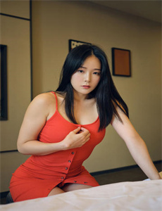 《美女把尿囗扒开让男人添-18一20女一片毛》