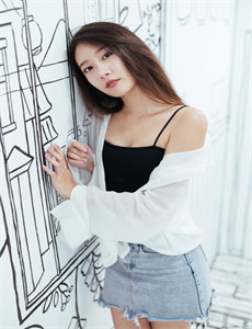 《CJT影视在线观看-父亲把四个女儿日出水》