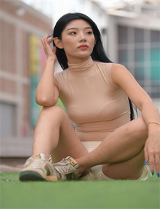 《厨房运动剧烈妈妈的大兔子-下水道的美人鱼中文版》